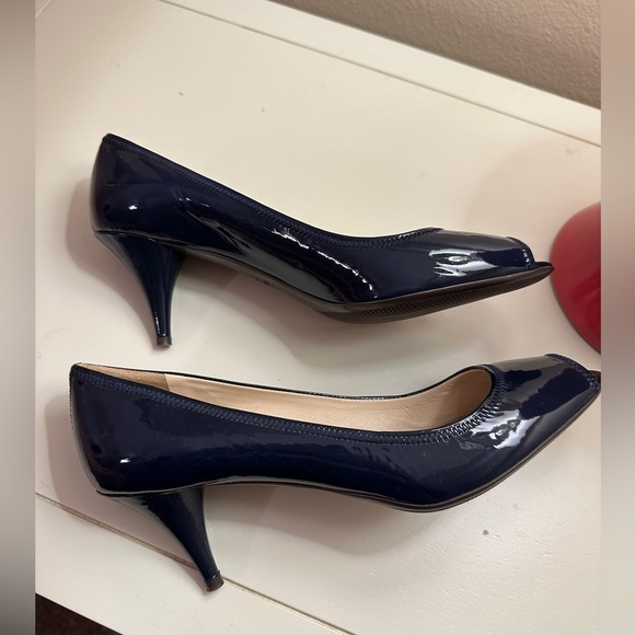 Like NEW! PRADA blue patent leather open toe heels. Peep toe. Size EU 40 9.5 - Picture 9 of 14